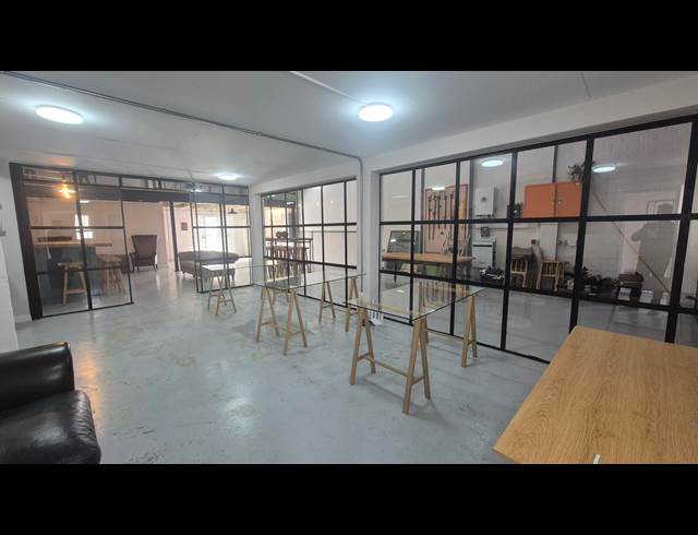 281M² WAREHOUSE TO LET IN WESTLAKE