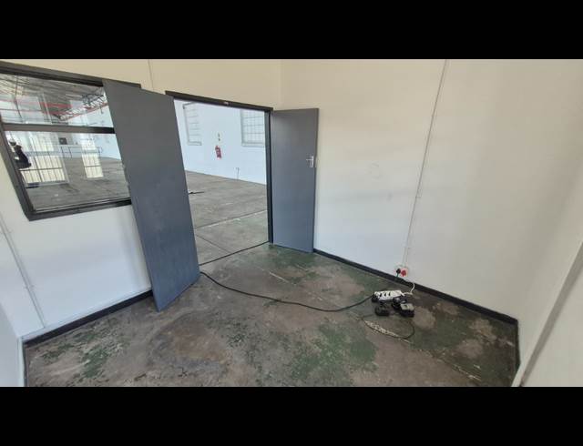4,280M² WAREHOUSE TO LET IN BOKSBURG EAST