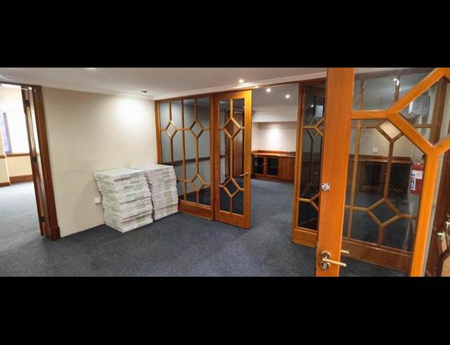 BUSINESS PROPERTY TO RENT IN LYNNWOOD