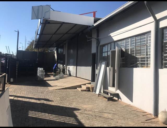 513M² WAREHOUSE TO LET IN WYNBERG