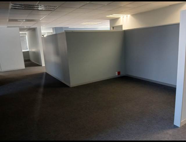 330M² OFFICE TO LET IN WESTVILLE