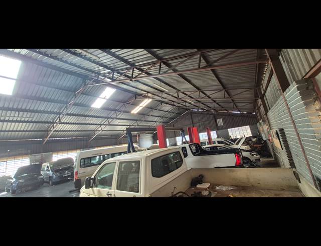 598M² WAREHOUSE TO LET IN ANDERBOLT