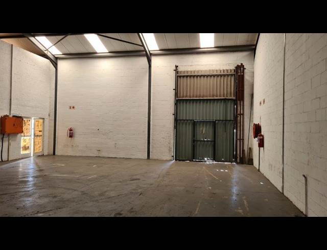 300M² WAREHOUSE TO LET IN KILLARNEY GARDENS