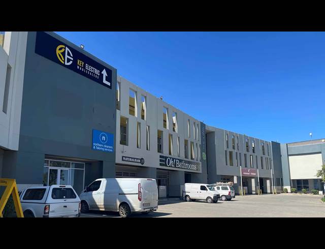 346M² RETAIL TO LET IN HALFWAY HOUSE