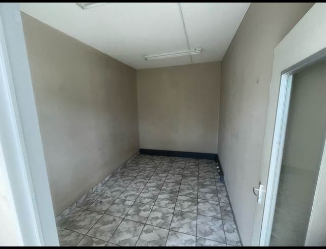 400M² OFFICE TO LET IN ORMONDE