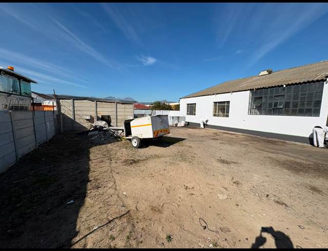 400M² WAREHOUSE TO LET IN ONVERWACHT