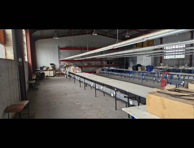 600M² WAREHOUSE TO LET IN SELBY