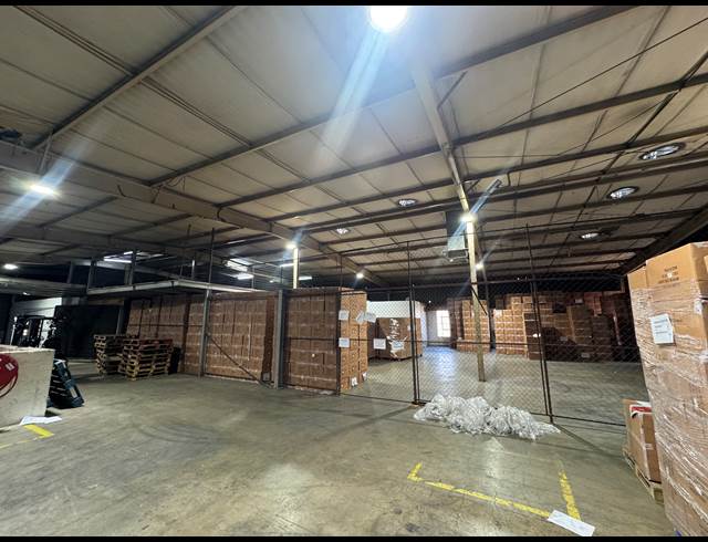 1,322M² WAREHOUSE TO LET IN WYNBERG