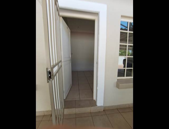 1 BEDROOM PROPERTY TO RENT IN DIE BULT