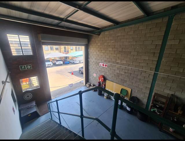 332M² WAREHOUSE TO LET IN LINBRO PARK