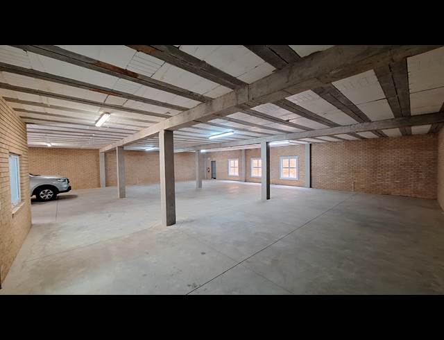 464M² WAREHOUSE TO LET IN LASER PARK
