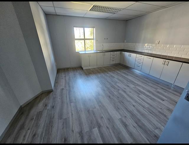 476M² OFFICE TO LET IN CENTURY CITY