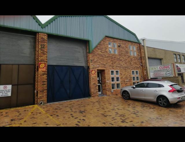 300M² WAREHOUSE TO LET IN GANTS PLAZA