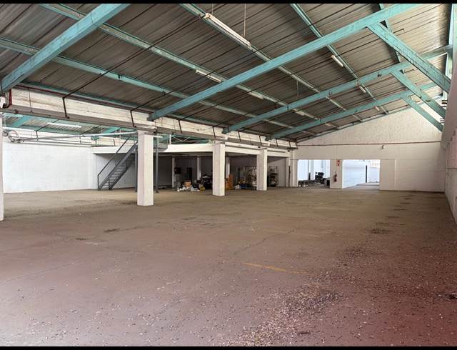 1,125M² WAREHOUSE TO LET IN STEELEDALE