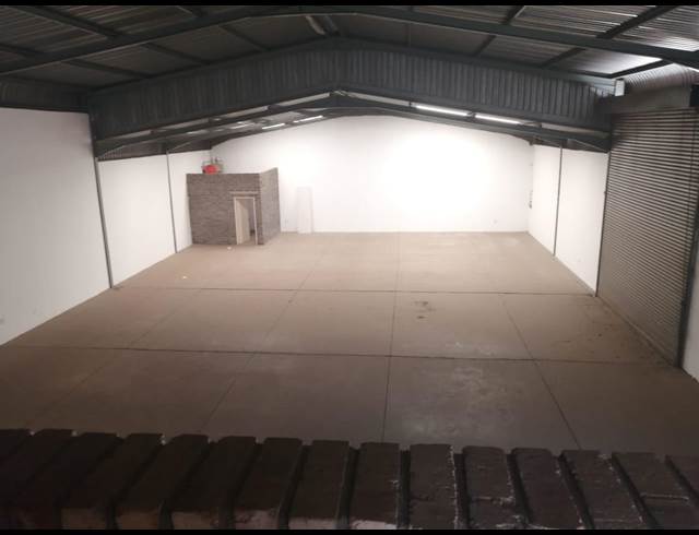 525M² WAREHOUSE TO LET IN BREDELL