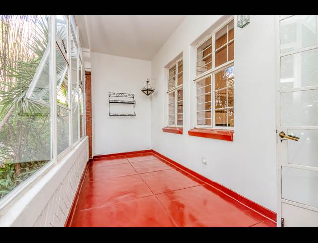 2 BEDROOM APARTMENT RENTED IN MELROSE
