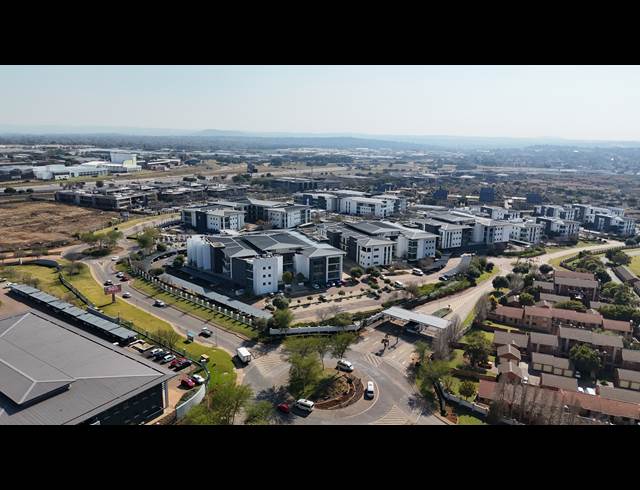 432M² OFFICE TO LET IN ECO PARK ESTATE
