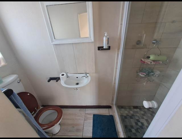 4 bed property to rent in HOSPITAL HILL