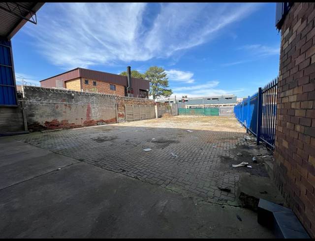 750M² WAREHOUSE TO LET IN DRIEHOEK
