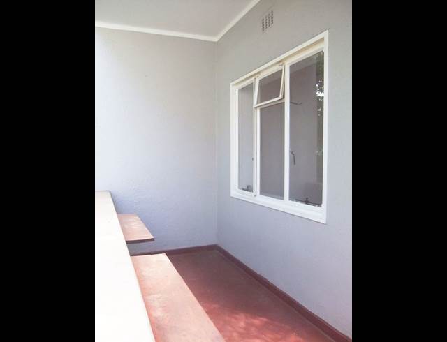 1 bed property to rent in KENILWORTH