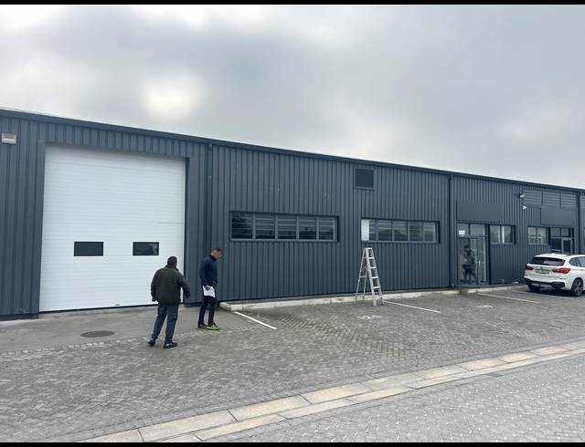 362M² WAREHOUSE TO LET IN RETREAT