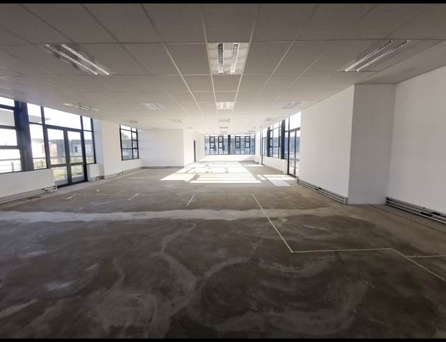 1,250M² OFFICE TO LET IN PARKHAVEN