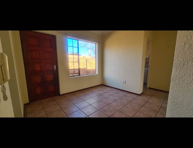 2 BEDROOM TOWNHOUSE RENTED IN HALFWAY GARDENS