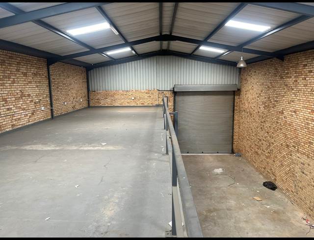 315M² WAREHOUSE TO LET IN CROWN