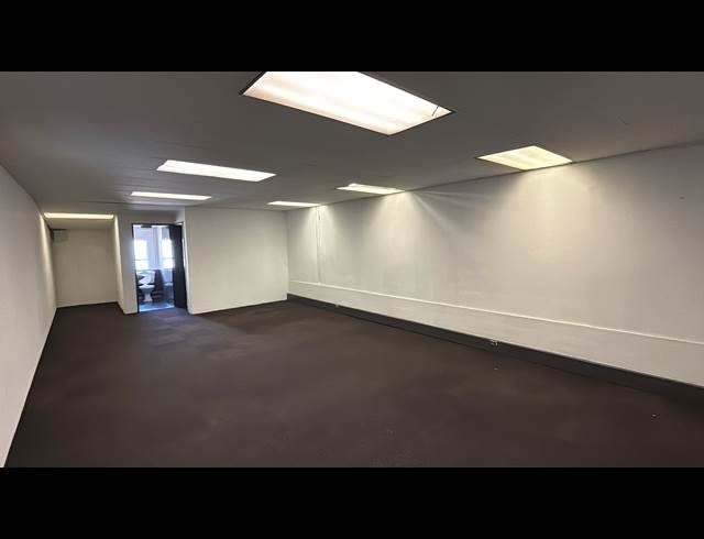 448M² WAREHOUSE TO LET IN RUSTIVIA