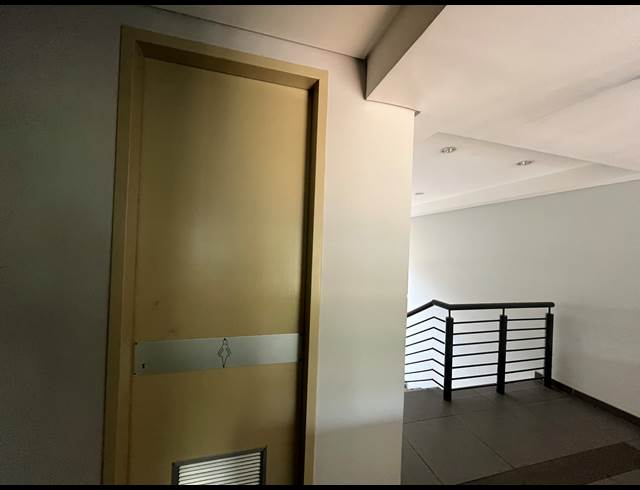 360.20M² OFFICE TO LET IN BRYANSTON