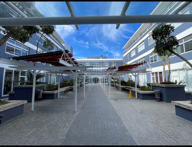 277M² OFFICE TO LET IN WATERFRONT
