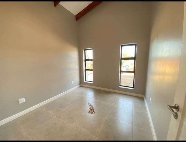 2 BEDROOM HOUSE TO LET IN HEATHERLANDS