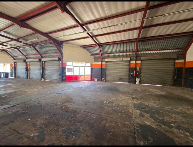 400M² WAREHOUSE TO LET IN SOMERSET WEST BUSINESS PARK