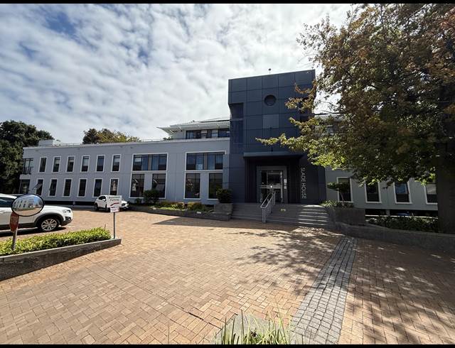 415M² OFFICE TO LET IN NEWLANDS