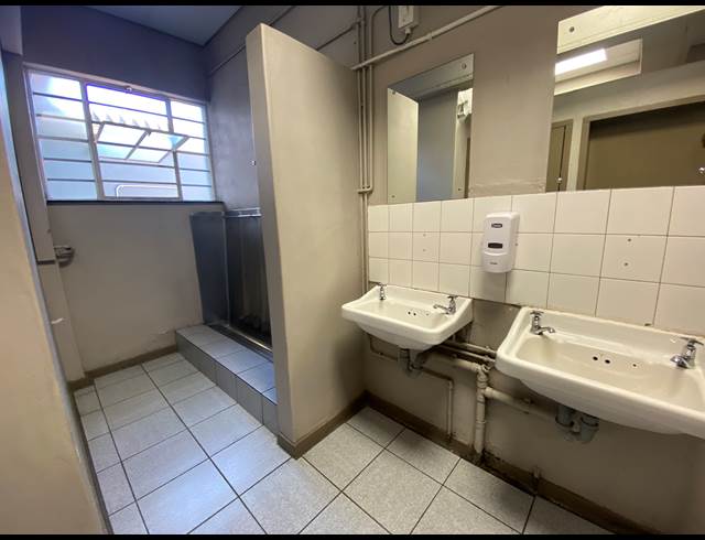 88M² OFFICE TO LET IN PAARDEN EILAND