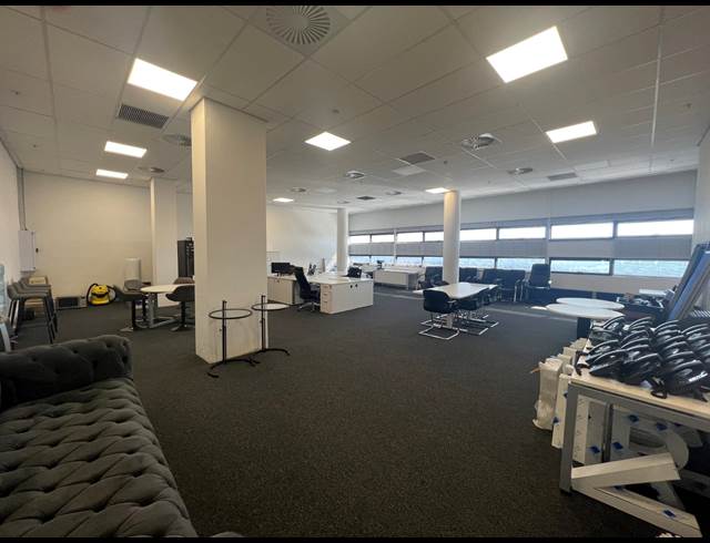 160M² OFFICE TO LET IN ILLOVO