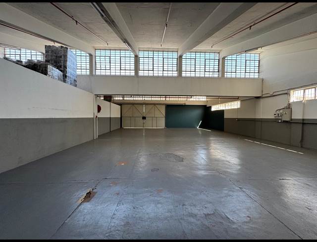 3,650M² WAREHOUSE TO LET IN LONGDALE