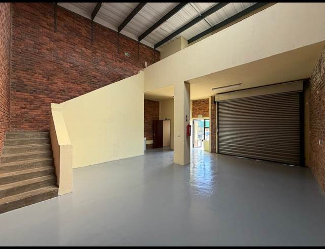 114M² WAREHOUSE TO LET IN CLAYVILLE