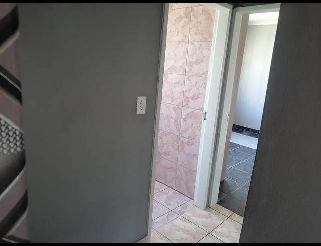 2 bed property to rent in CROWN GARDENS