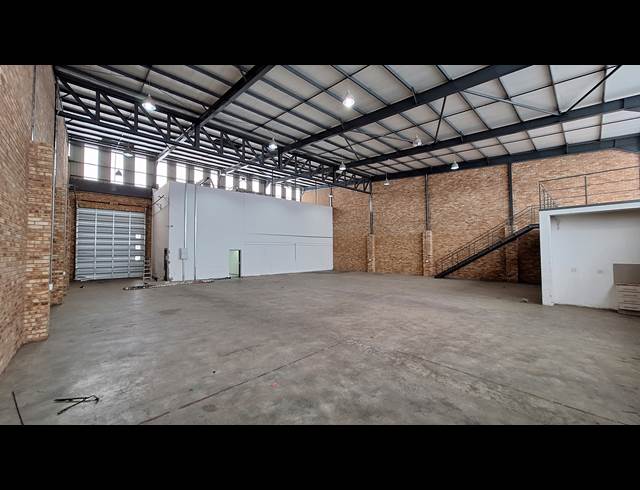 875M² WAREHOUSE TO LET IN NORTH RIDING