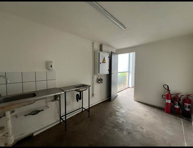 132M² OFFICE TO LET IN HIGHVELD
