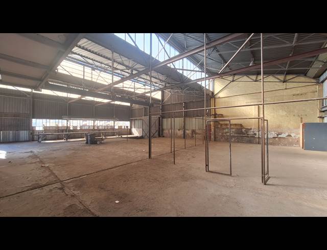 600M² FACTORY TO LET IN INDUSTRIA NORTH