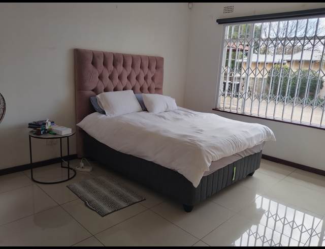 4 BEDROOM FREESTANDING TO LET IN BIRCHLEIGH