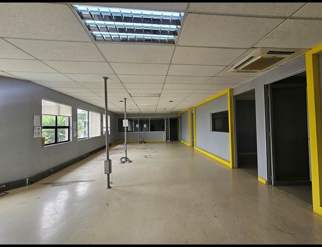 1,428M² OFFICE TO LET IN BRYANSTON