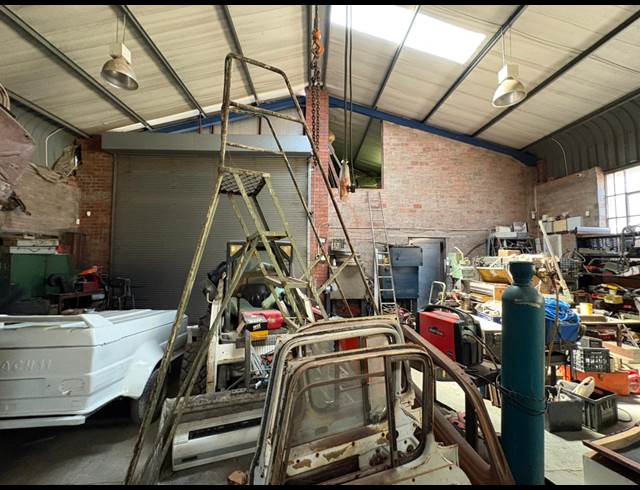 412M² WAREHOUSE TO LET IN STRAND CENTRAL