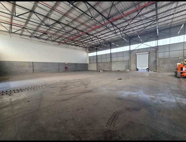 927M² WAREHOUSE TO LET IN POMONA