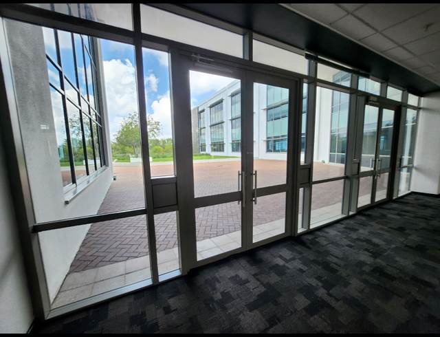 1,200M² OFFICE TO LET IN WATERFALL