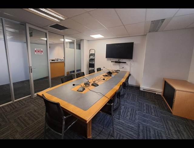 1,194M² OFFICE TO LET IN CENTURY CITY