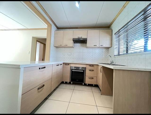 2 BEDROOM PROPERTY TO RENT IN FOURWAYS
