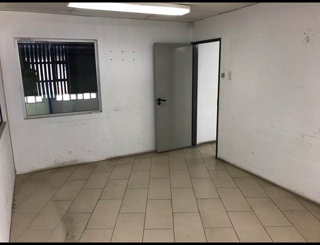 363M² FACTORY TO LET IN WESTMEAD